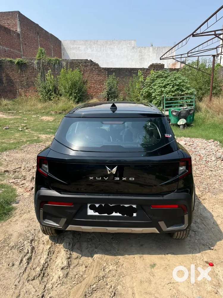 Mahindra Xuv 3xo Petrol Mt 2025
