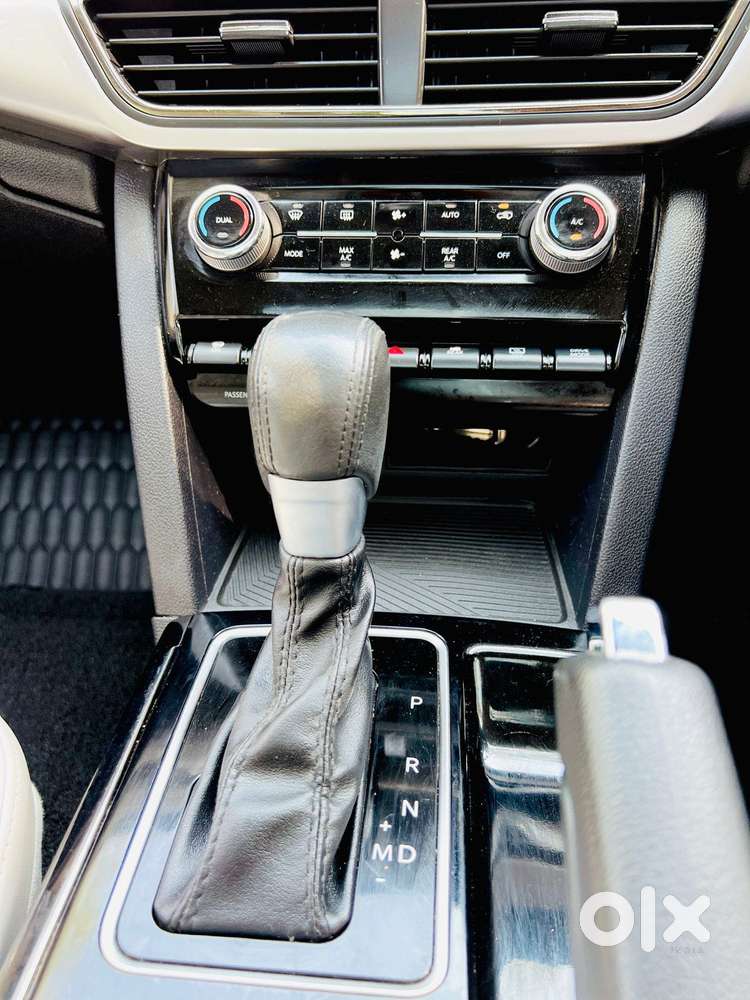 Mahindra Xuv700 2.2 Ax 7 Diesel At Str, 2024, Diesel