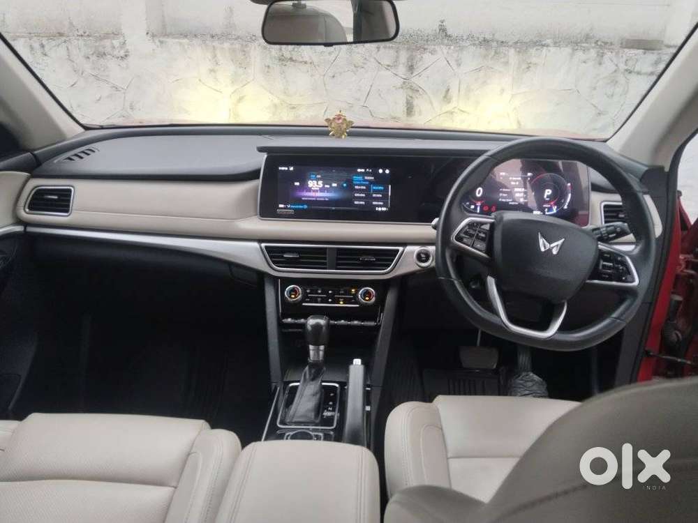 Mahindra Xuv700 2.0 Ax 7 Petrol At Str, 2021, Petrol