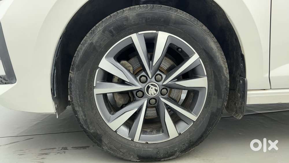 Skoda Slavia Style (non-sunroof), 2022, Petrol
