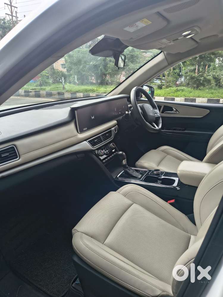 Mahindra Xuv700 Ax7l 6 Str At, 2023, Diesel