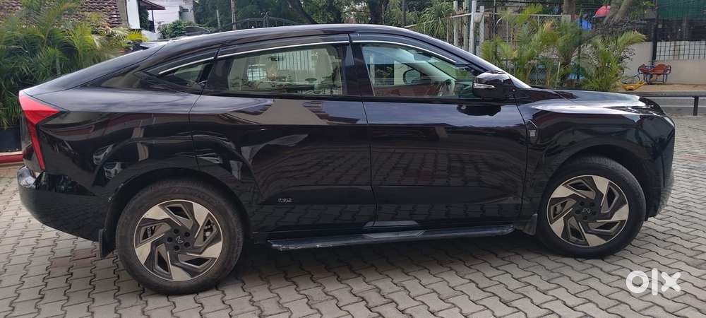 Mahindra Xev 9e Pack Three (top Model), 2025, Electric