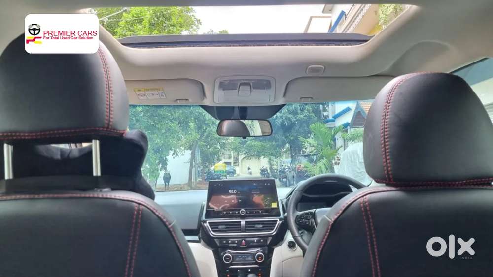 Mahindra Xuv 3xo Ax5l 1.2 Petrol At, 2025, Petrol