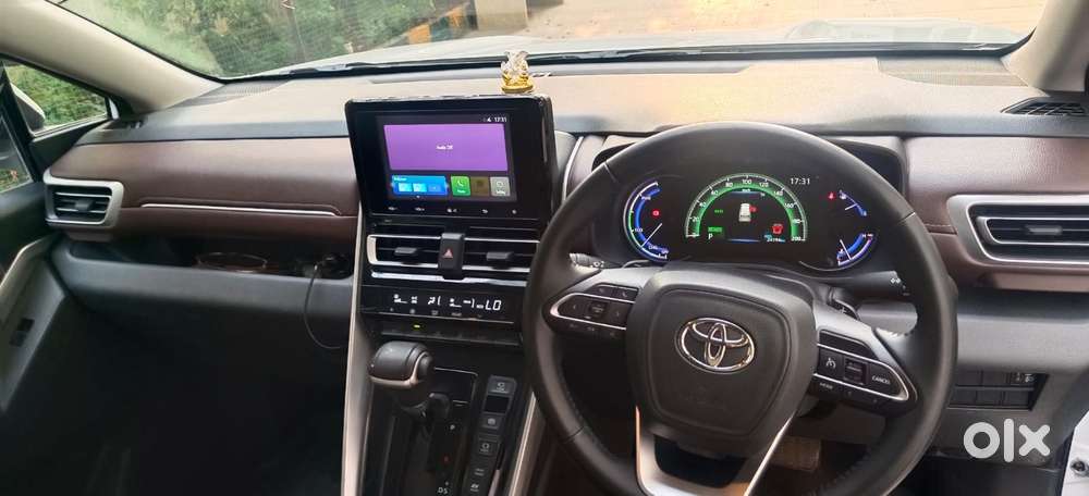 Toyota Innova Hycross 2.0 Vx Hybrid 7 Str, 2023, Petrol