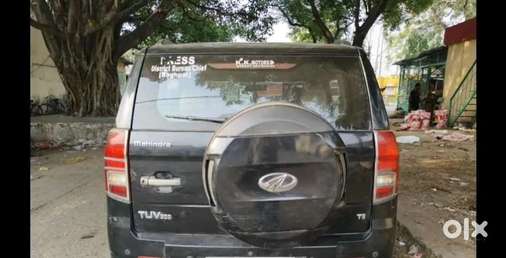 Mahindra Tuv 300 2017 Dual Tone