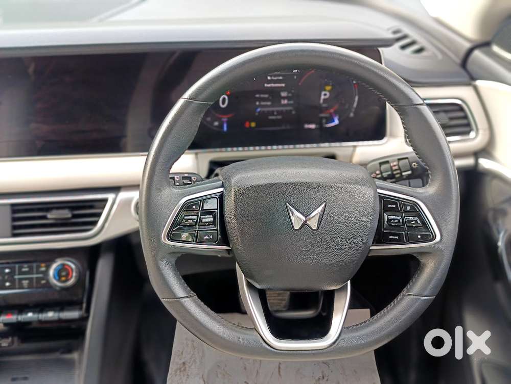 Mahindra Xuv700 2.0 Ax 7 Petrol At Luxury Pack Str, 2022, Petrol