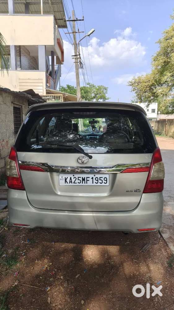 Toyota Innova 2015