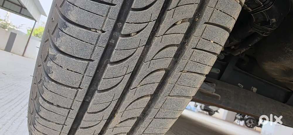 New Tyre,showroom Maintain,non Accidentel,full Insrnce  July, Mh 14