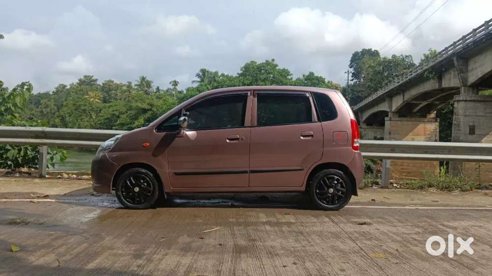 Maruti Suzuki Zen Estilo 2011