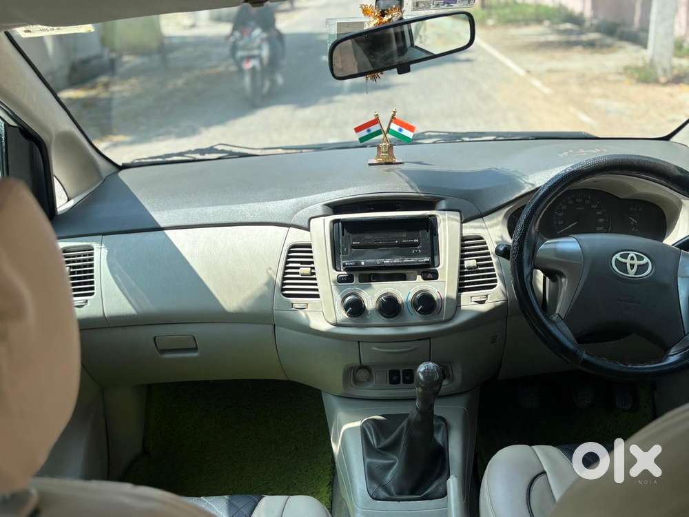 Toyota Innova 2.5 G (diesel) 8 Seater, 2014, Diesel