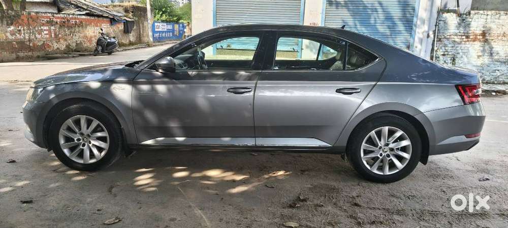 Skoda Superb Lk 1.8 Tsi At, 2018, Petrol