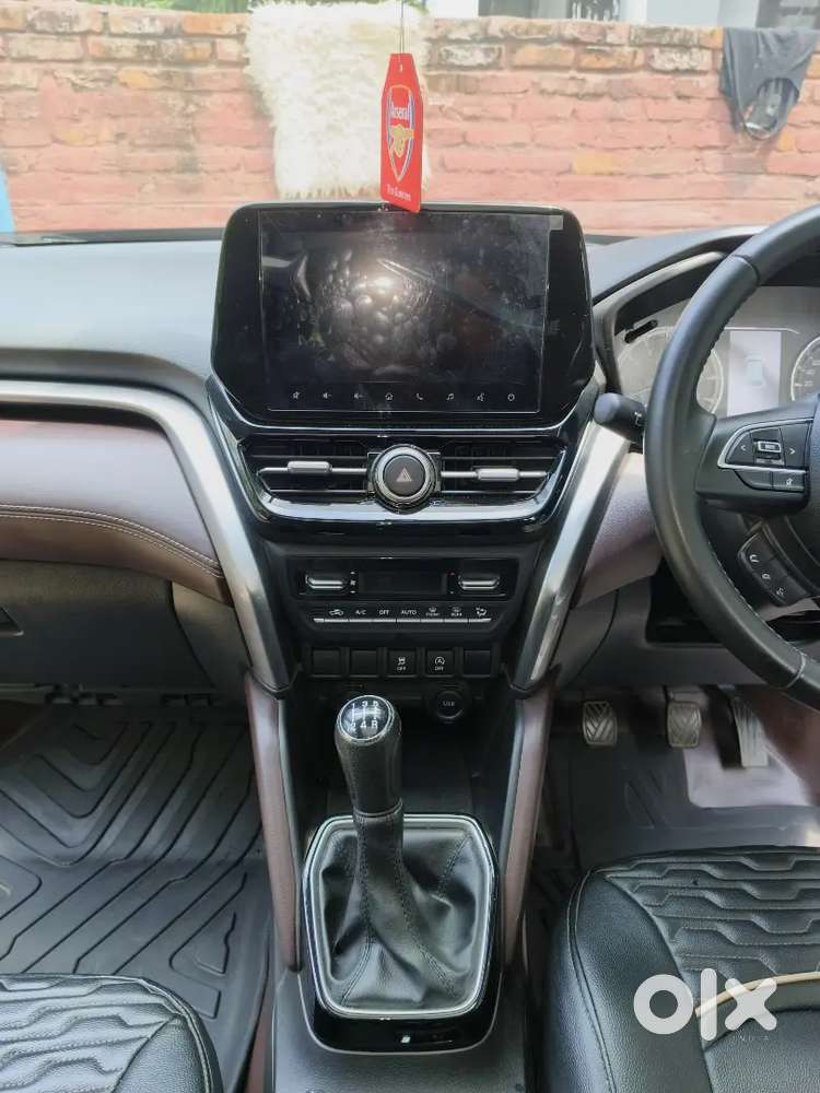 Maruti Suzuki Grand Vitara 2023 Petrol Well Maintained
