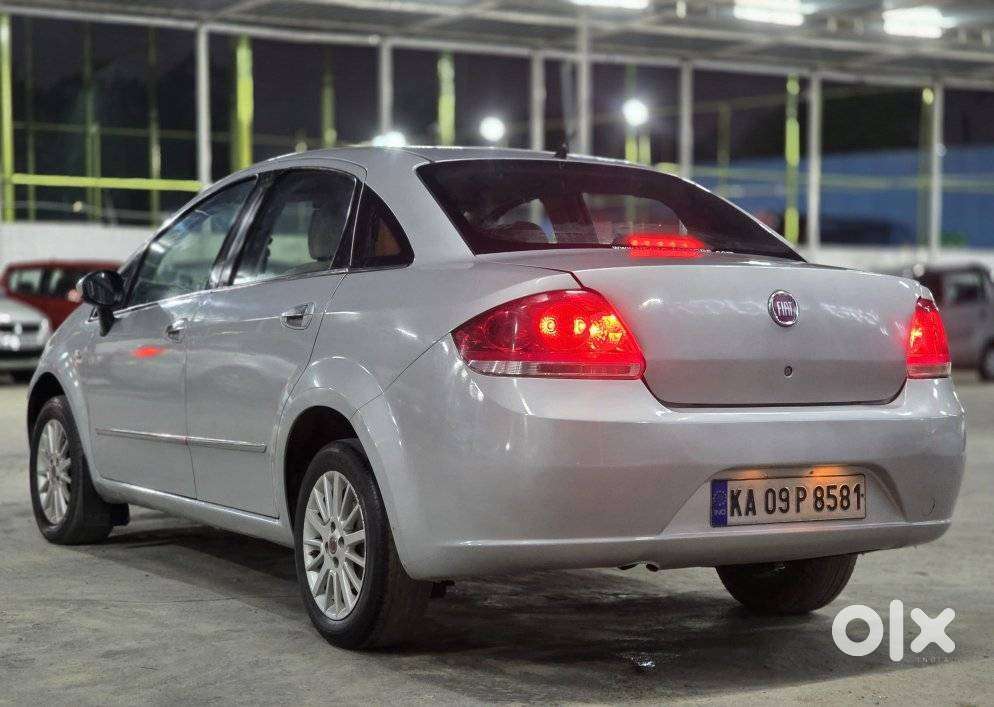 Fiat Linea Emotion Pk 1.4, 2009, Petrol