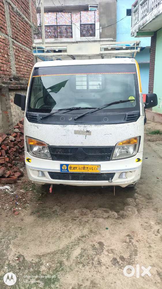 Tata Mega Bs4.    भेचना है