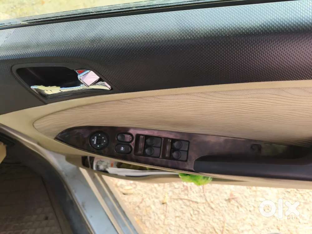 Hyundai Verna 1.6 Crdi 2013 Diesel Manual