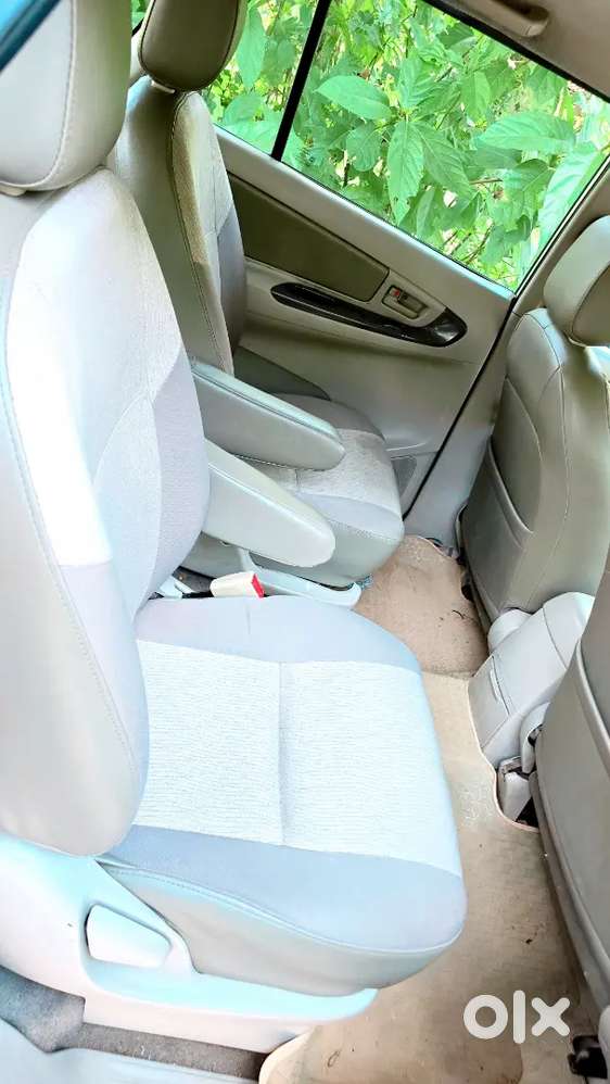 Toyota Innova 2.5 G 2012, Re Registered.