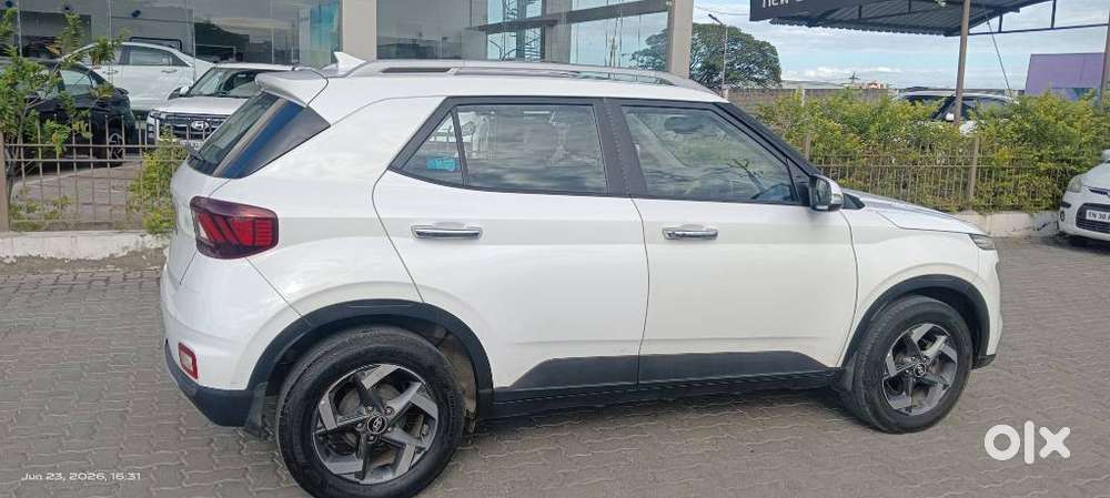 Hyundai Venue Sx (o) Mt 1.5 Diesel, 2020