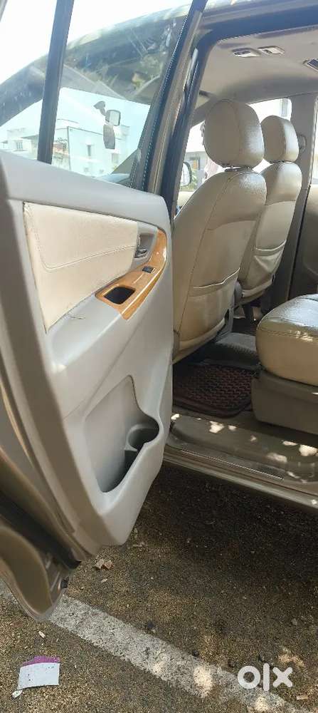 Toyota Innova 2010