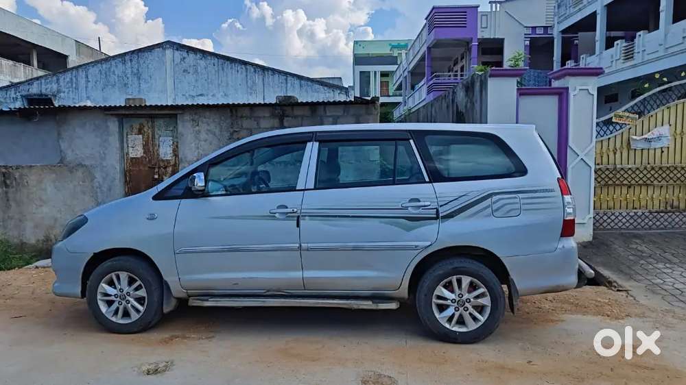 Toyota Innova 2009 Diesel 300000 Km Driven