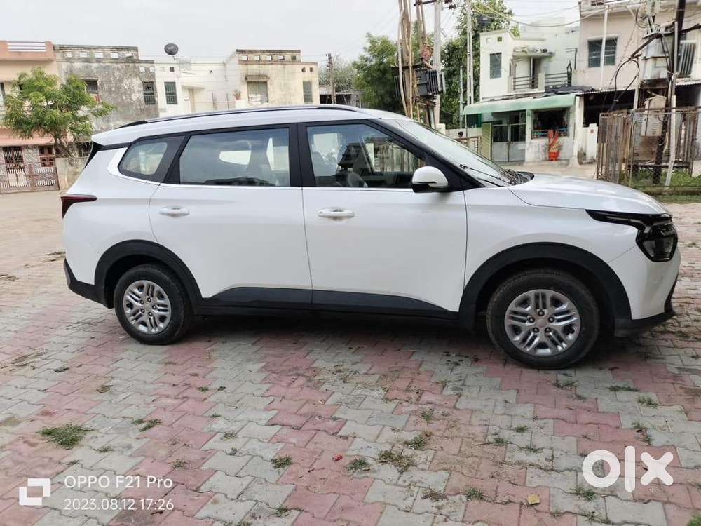 Kia Carens 2023 Petrol Good Condition