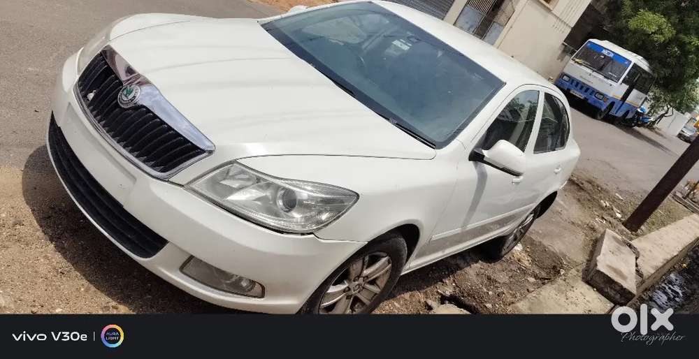 Skoda Laura 2011 Diesel 120000 Km Driven Skoda Lara Spare Available