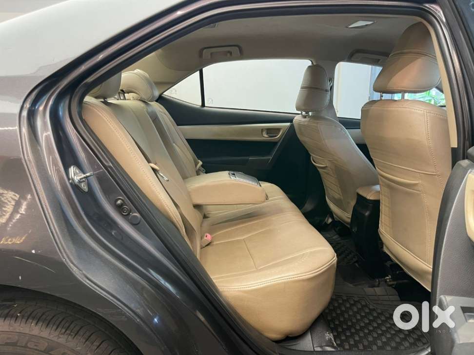 Toyota Corolla Altis [2014-2017] 1.8 G Cvt, 2015, Petrol