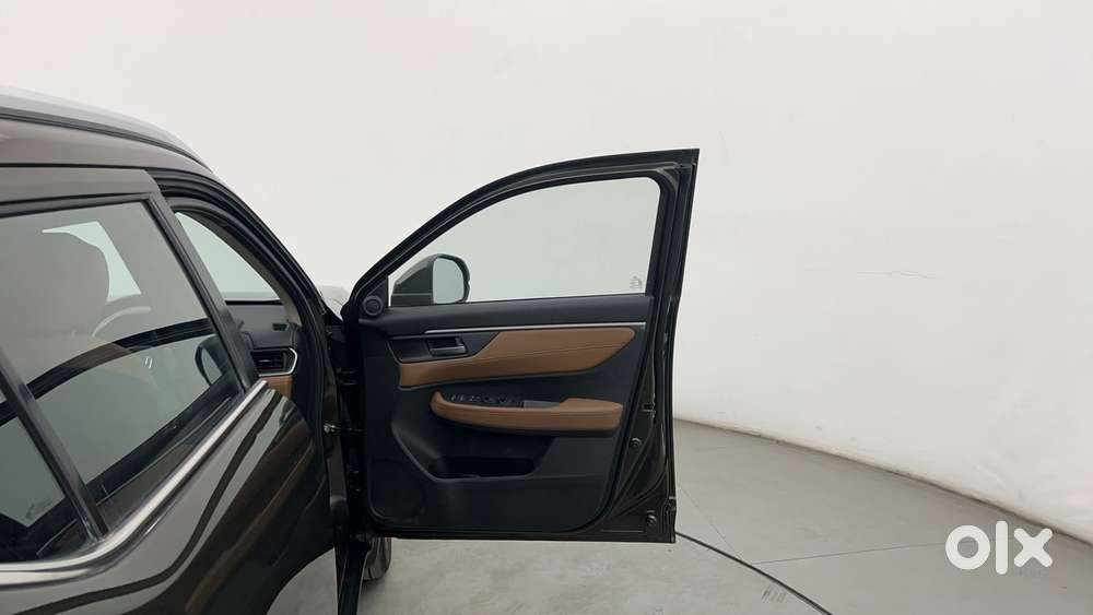 Honda Elevate Zx Mt, 2024, Petrol