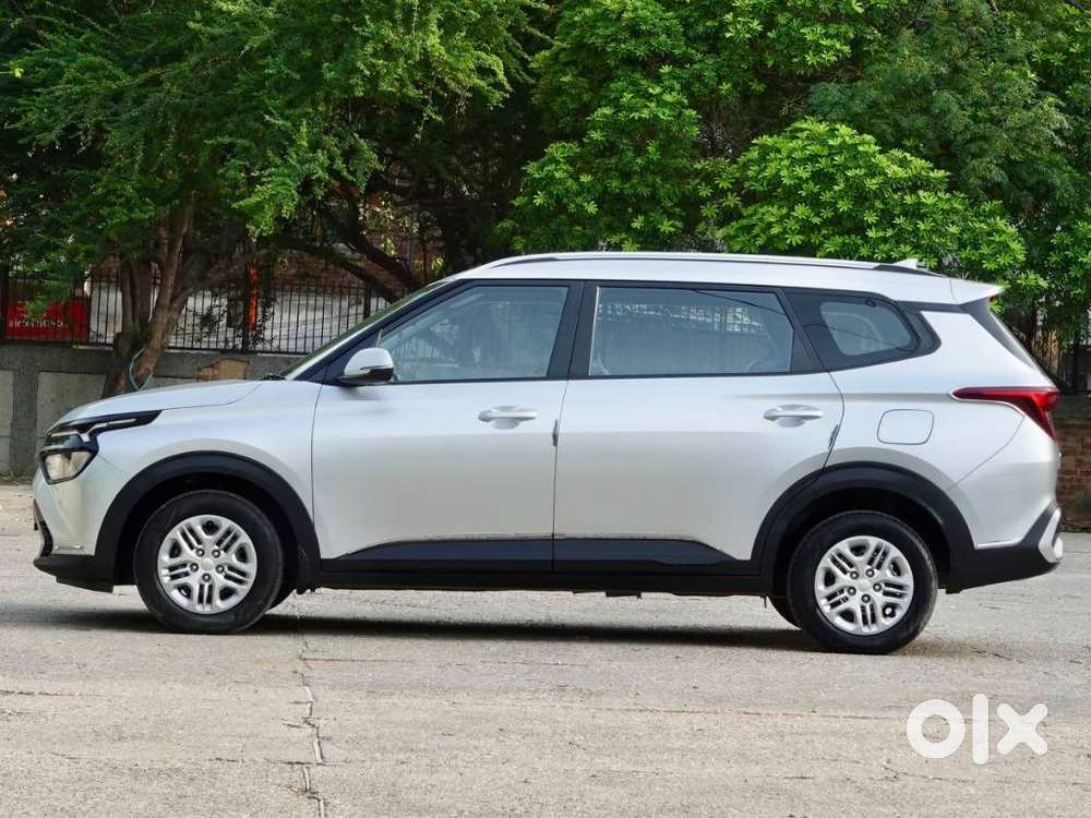 Kia Carens 1.4 Premium 7 Str, 2023, Petrol