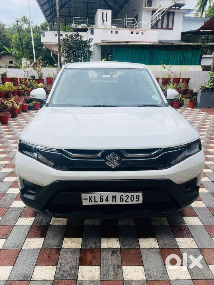Maruti Suzuki Brezza 1.5 Lxi Smart Hybrid, 2024, Petrol