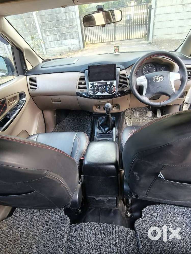 Toyota Innova 2.5 Gx (diesel) 8 Seater Bs Iv, 2015, Diesel