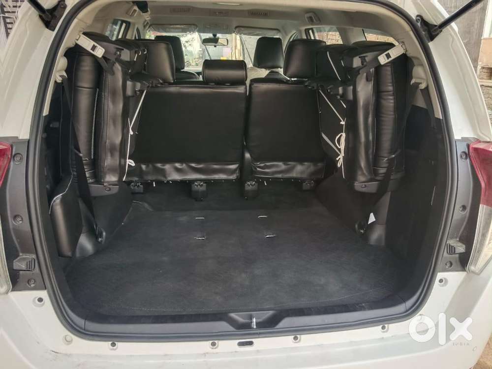 Toyota Innova Crysta 2025