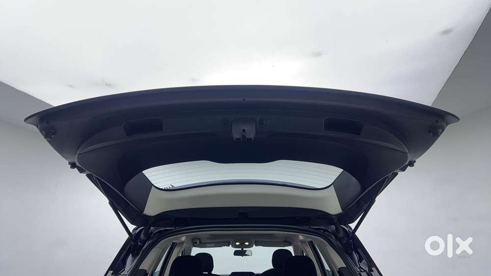 Mahindra Xuv700 2.2 Ax 5 Diesel At Str, 2023, Diesel