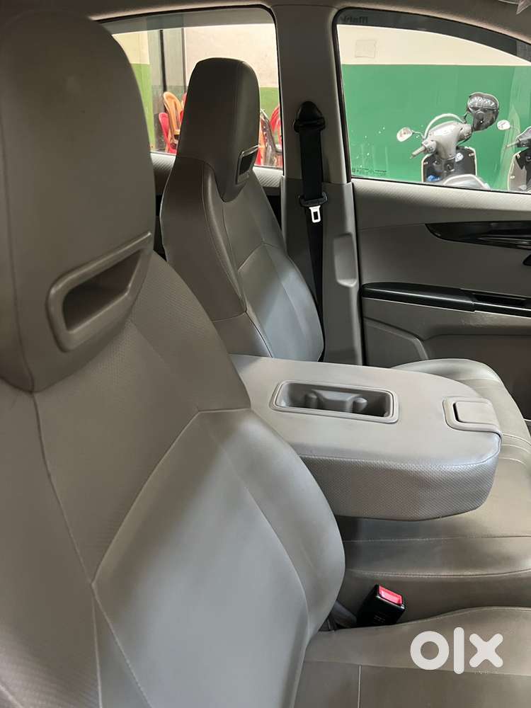 Single Owner 22000 Km Company Service