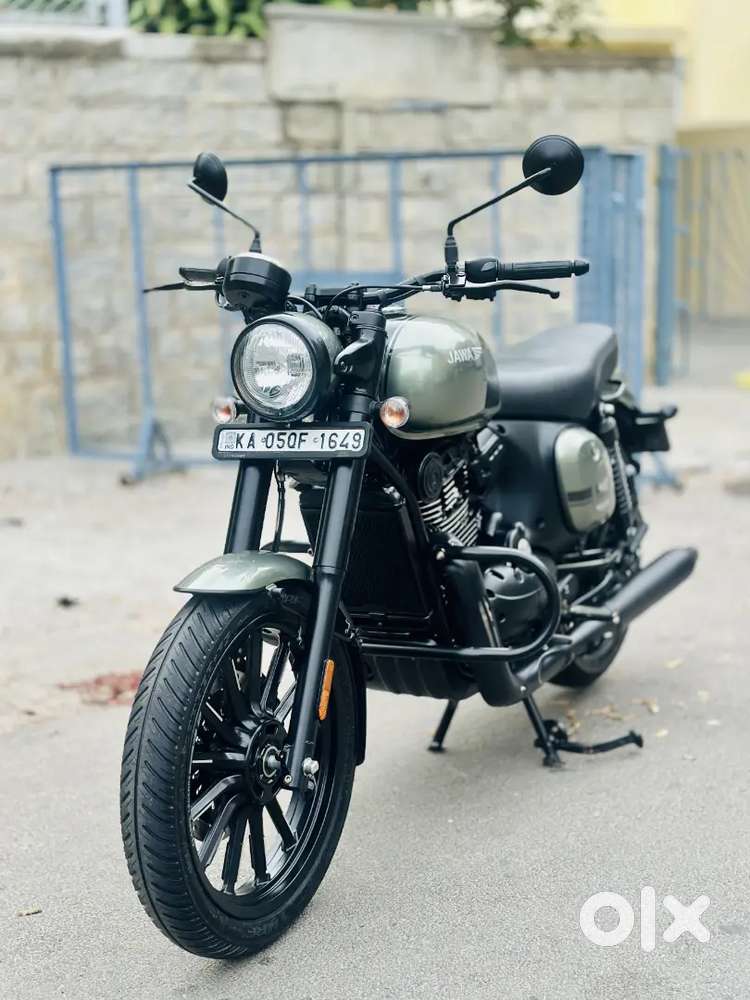 JAWA 42 (ONLY DRIVEN 9K KMS)
