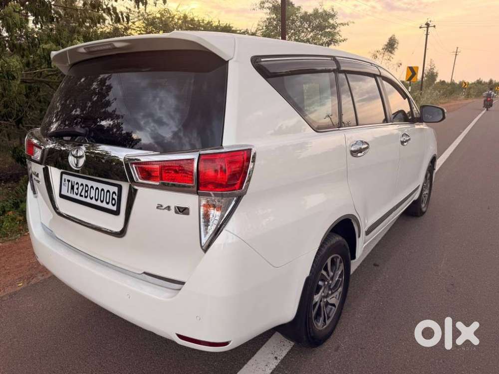 Toyota Innova Crysta 2.4 V 8 Str, 2022, Diesel