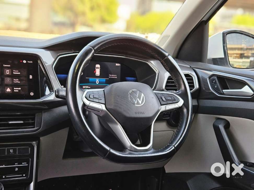 Volkswagen Taigun Topline 1.0 Tsi At (electric Seats), 2022, Petrol