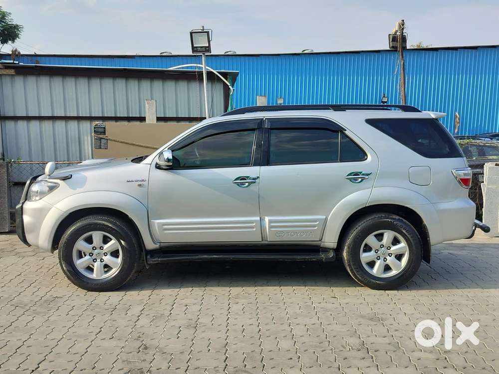 Toyota Fortuner 3.0 4x4 Manual, 2011, Diesel
