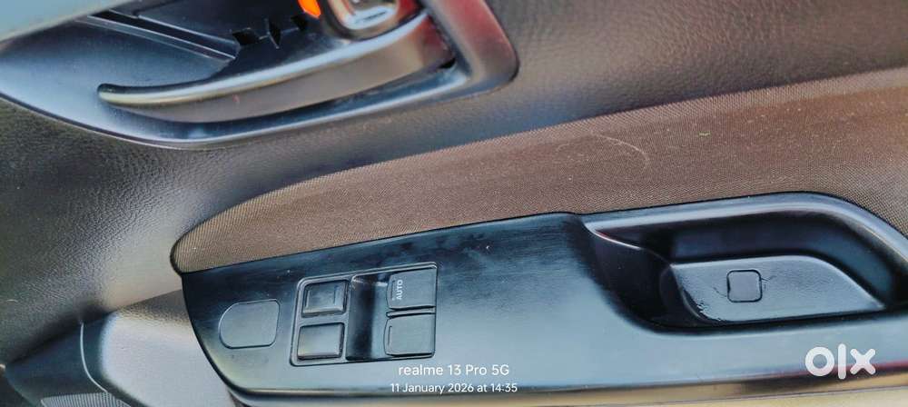 Maruti Suzuki Swift Lxi Option, 2017, Petrol