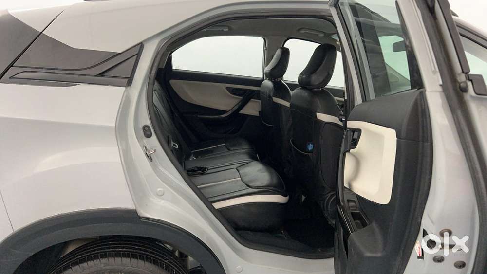 Tata Nexon Pure 1.2 Revotron Petrol 6 Mt, 2024, Petrol