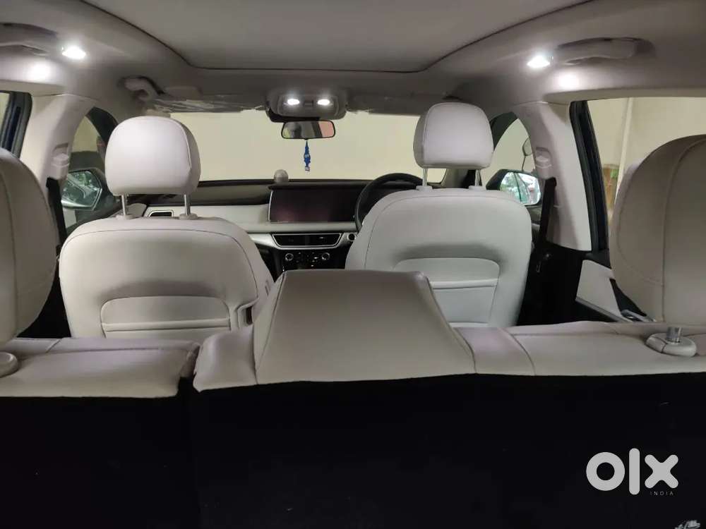 Mahindra Xuv700 2022 Petrol 27000 Km Driven