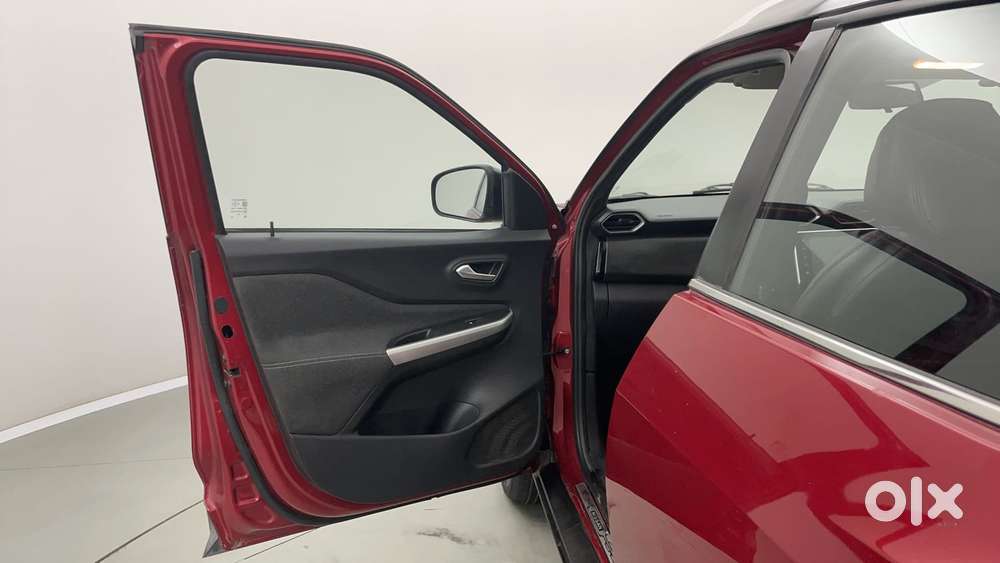 Nissan Magnite 1.0 Xv Premium Dual Tone, 2021, Petrol