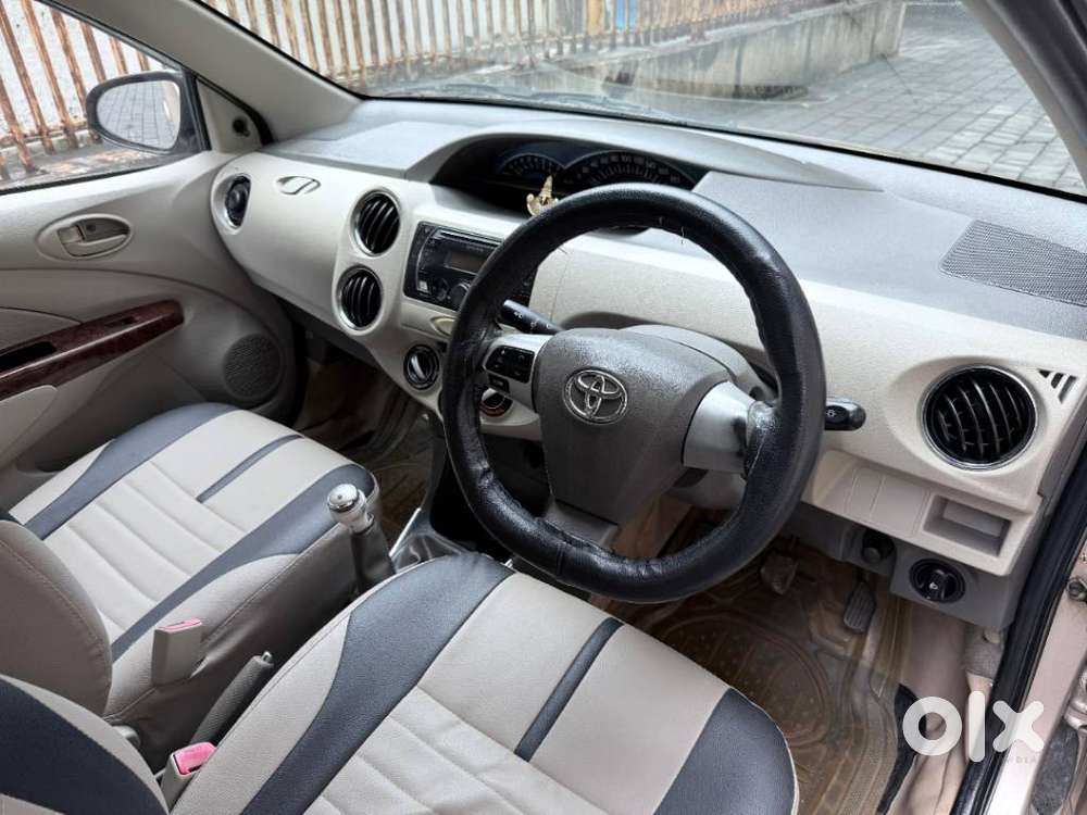 Toyota Etios V, 2013, Petrol