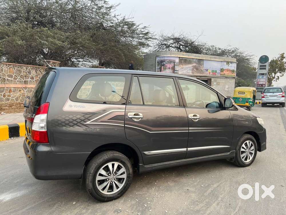 Toyota Innova 2.5 Zx 7 Str Bs-iv, 2015, Diesel