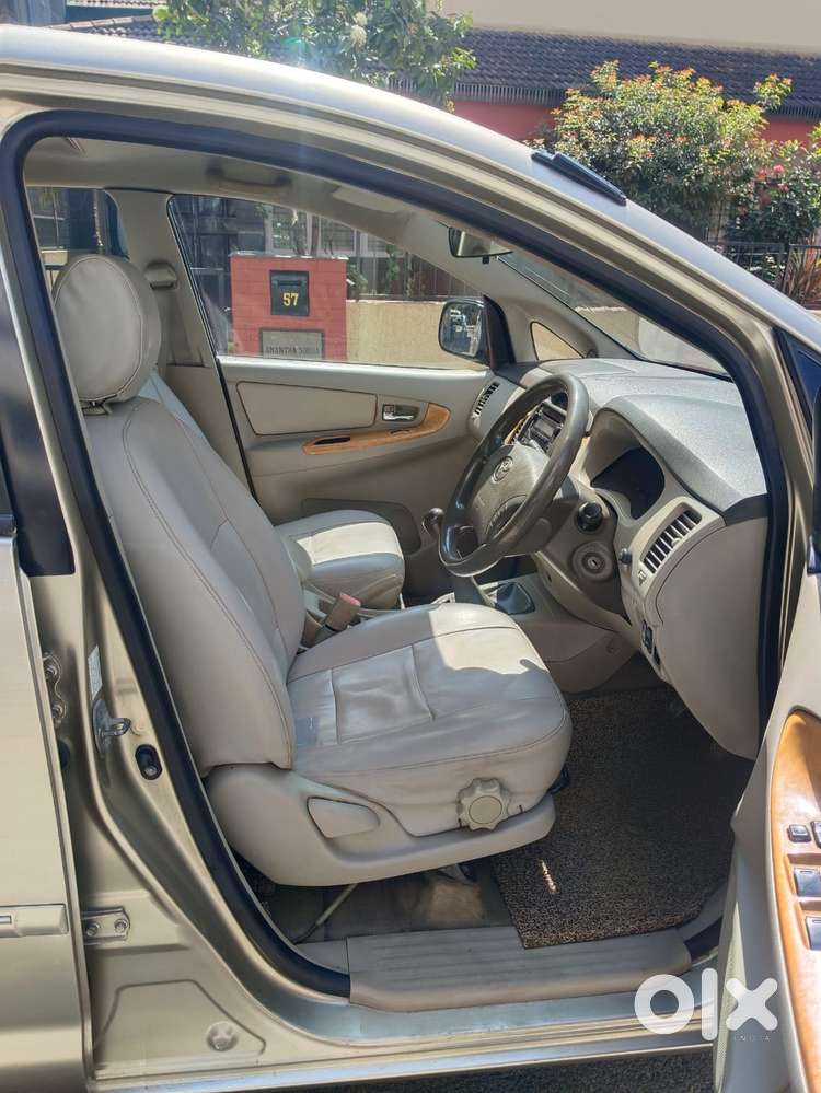 Toyota Innova 2004-2011 2.5 V Diesel 7-seater, 2010, Diesel