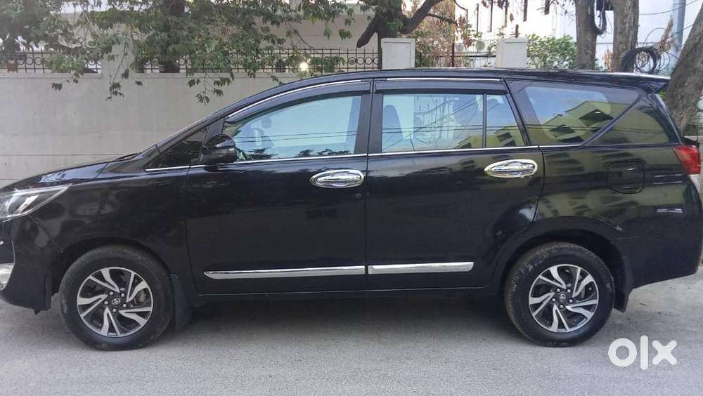 Toyota Innova Crysta 2.4 V, 2025, Diesel