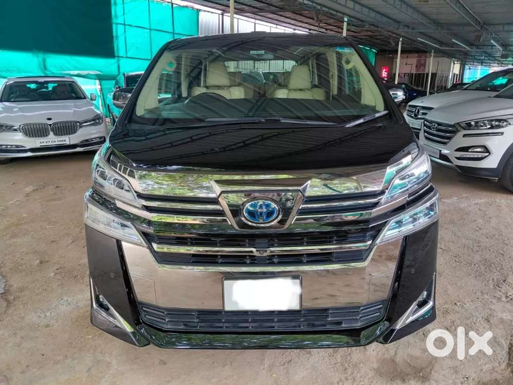 Toyota Vellfire 2.5 Hybrid, 2022, Petrol