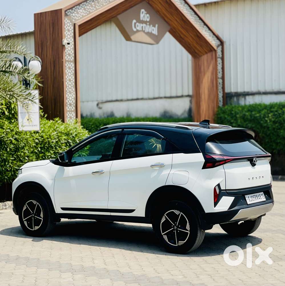Tata Nexon Fearless Plus S 1.2 Revotron Petrol 6mt Dt, 2023, Petrol