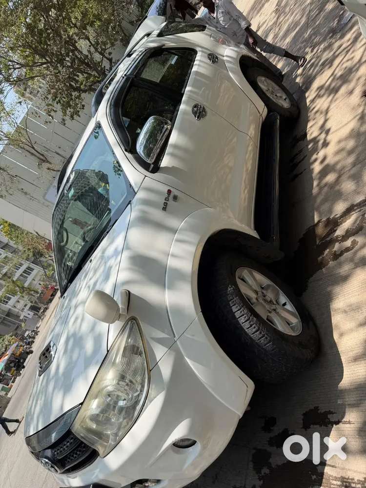 Toyota Fortuner Legender 2011