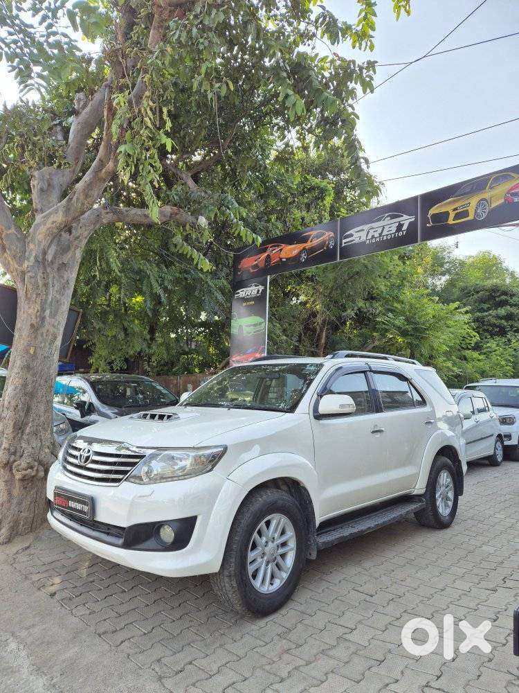 Toyota Fortuner 3.0 4x2 Automatic, 2013, Diesel