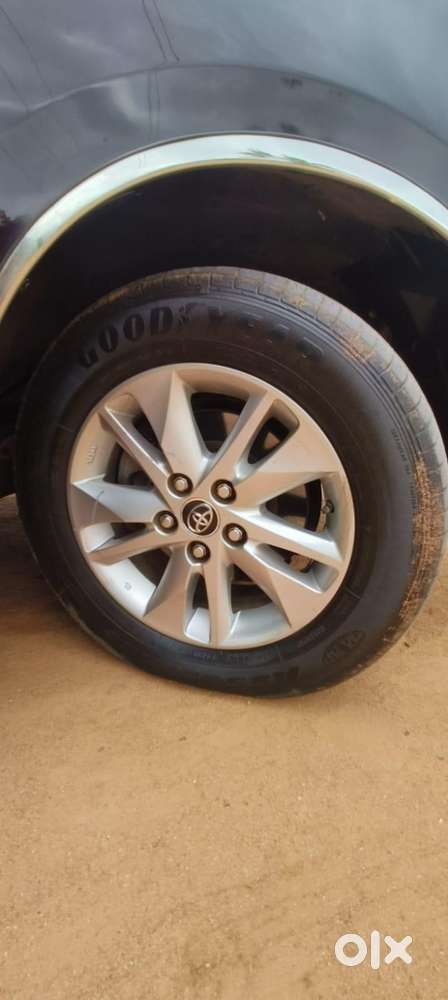 Toyota Innova 2.5 Vx 8 Seater Bs Iv, 2017, Diesel
